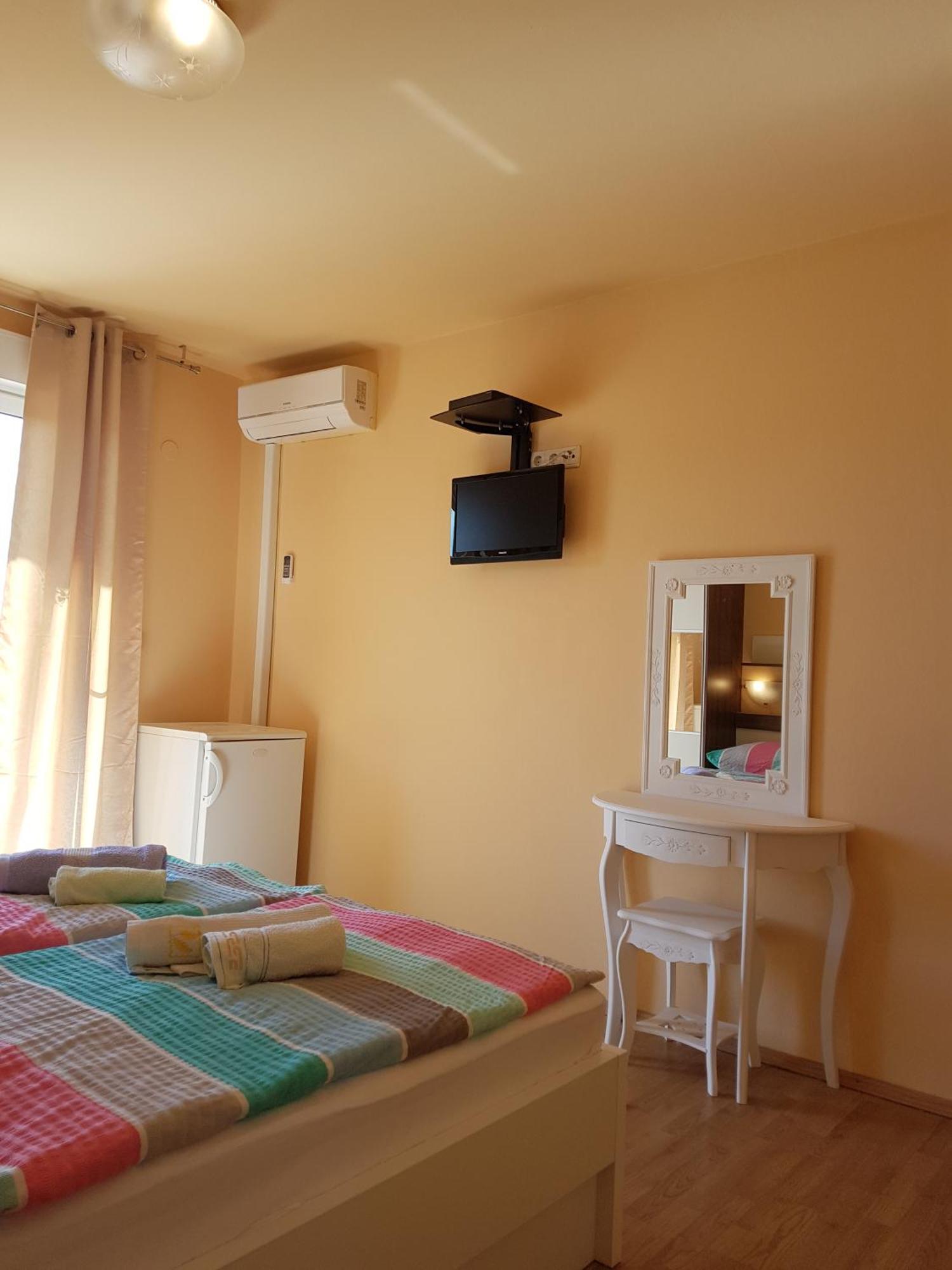 Guesthouse Mira Rab Town Room photo